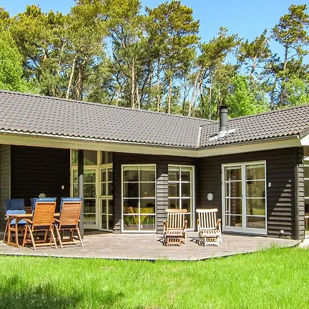 Holiday home 4 Bedroom Amazing In