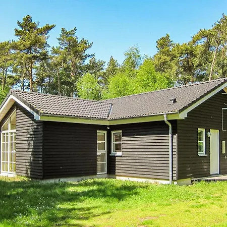 Holiday home 4 Bedroom Amazing In *